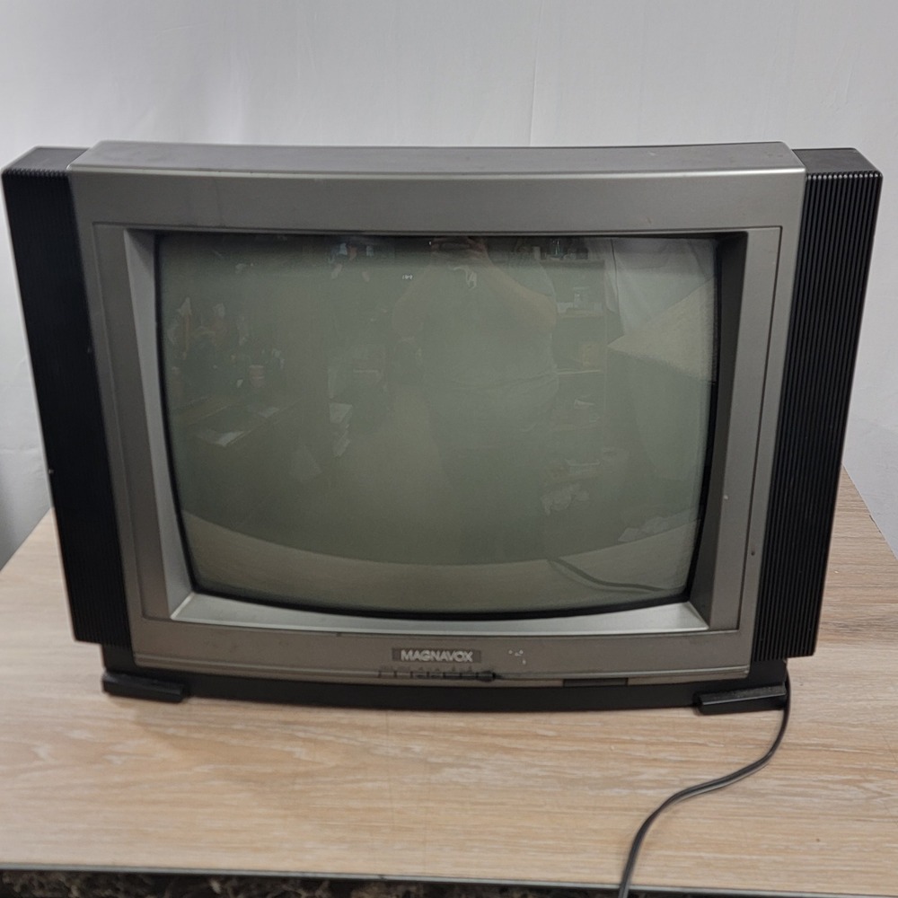 Magnavox RS1965 B101 Vintage 19 inch CRT TV Retro Gaming Color Television 1991